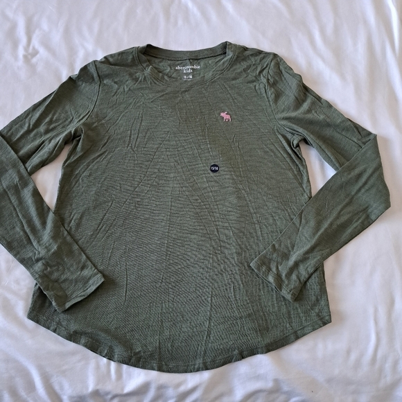 Abercrombie kids size 15/16 olive green top New - Picture 2 of 4